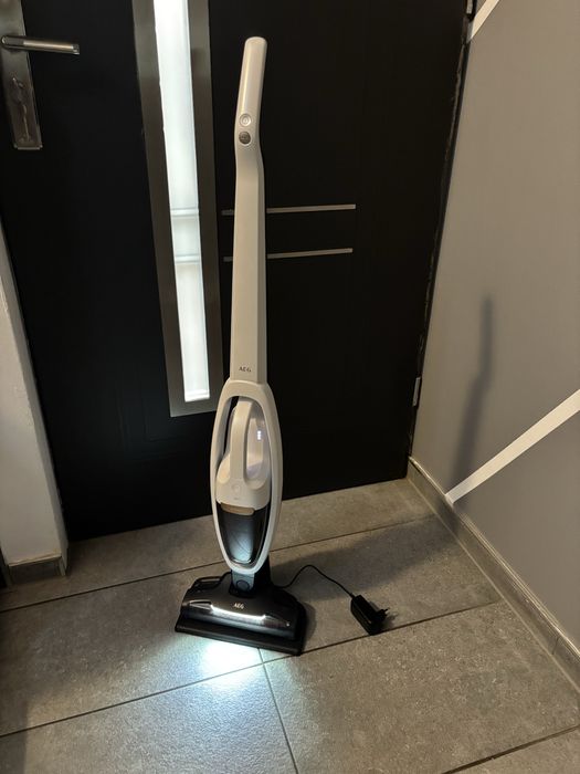 Aspirator vertical 2in1 AEG QX7 Allergy