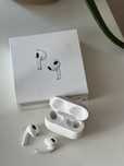 Apple AirPods 3 с MagSafe кейс – пълен комплект + касова бележка