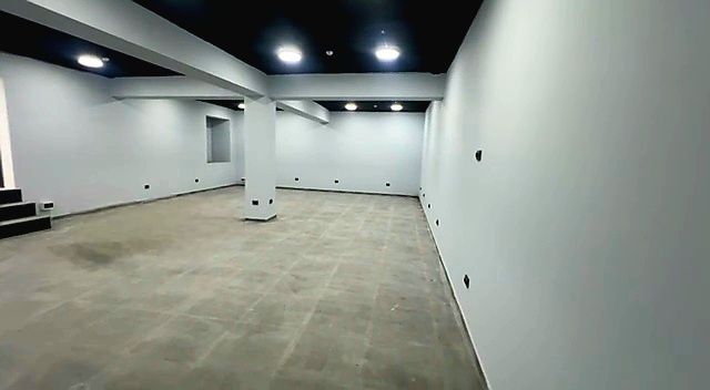 95м² вдоль дороги с новым ремонтом