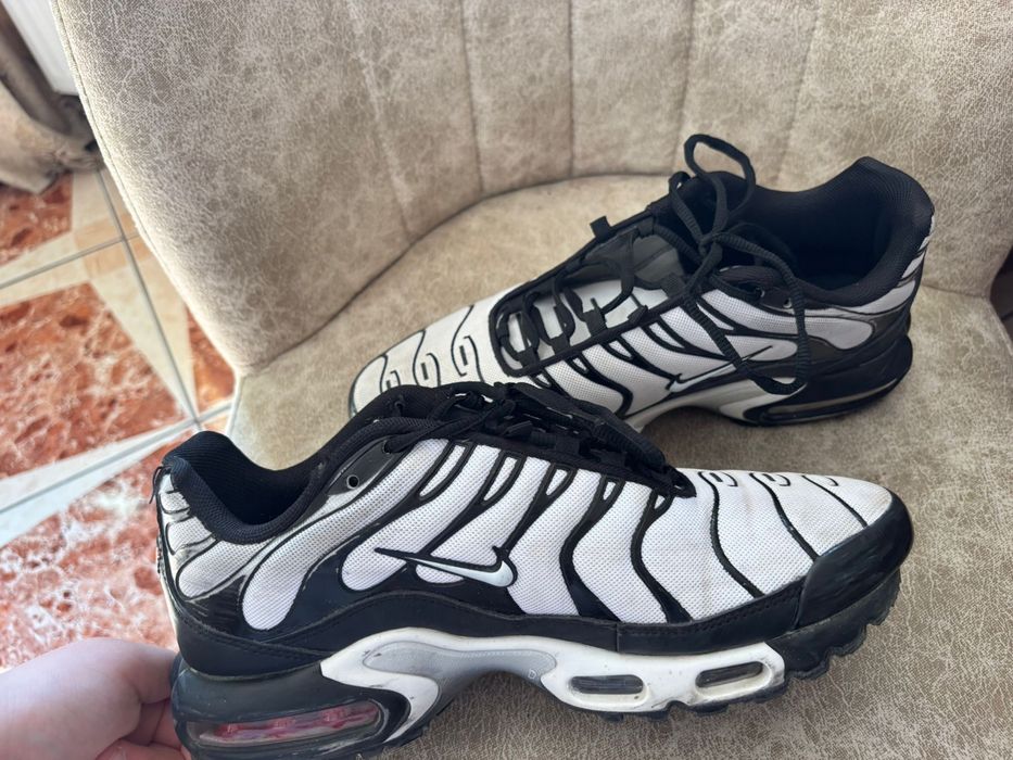 Adidasi detali / pret in privat