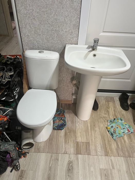 Отдам даром раковину и унитаз