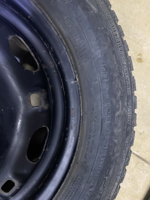 Продавам зимни гуми с джанти за Шкода Фабия