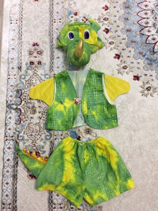 Продам новогодний костюм