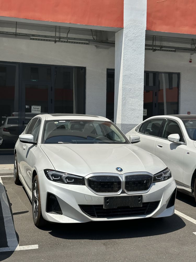 BMW i3 eDrive 35L Full Sotuvda tayyor chegirma narxlarda