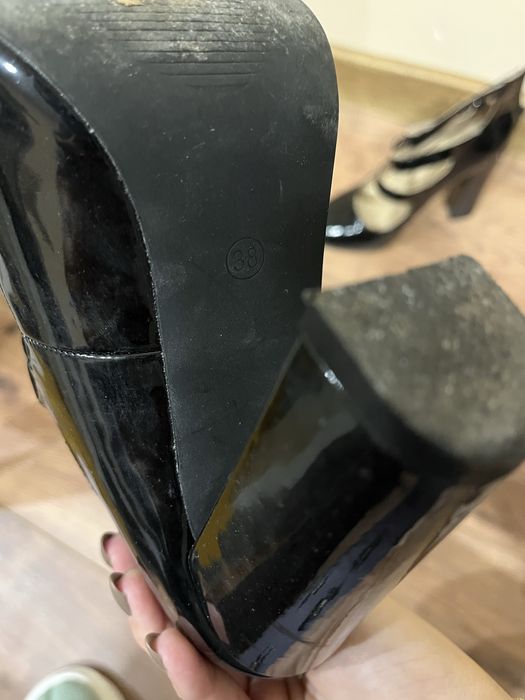 Черни лачени токчета 38 номер