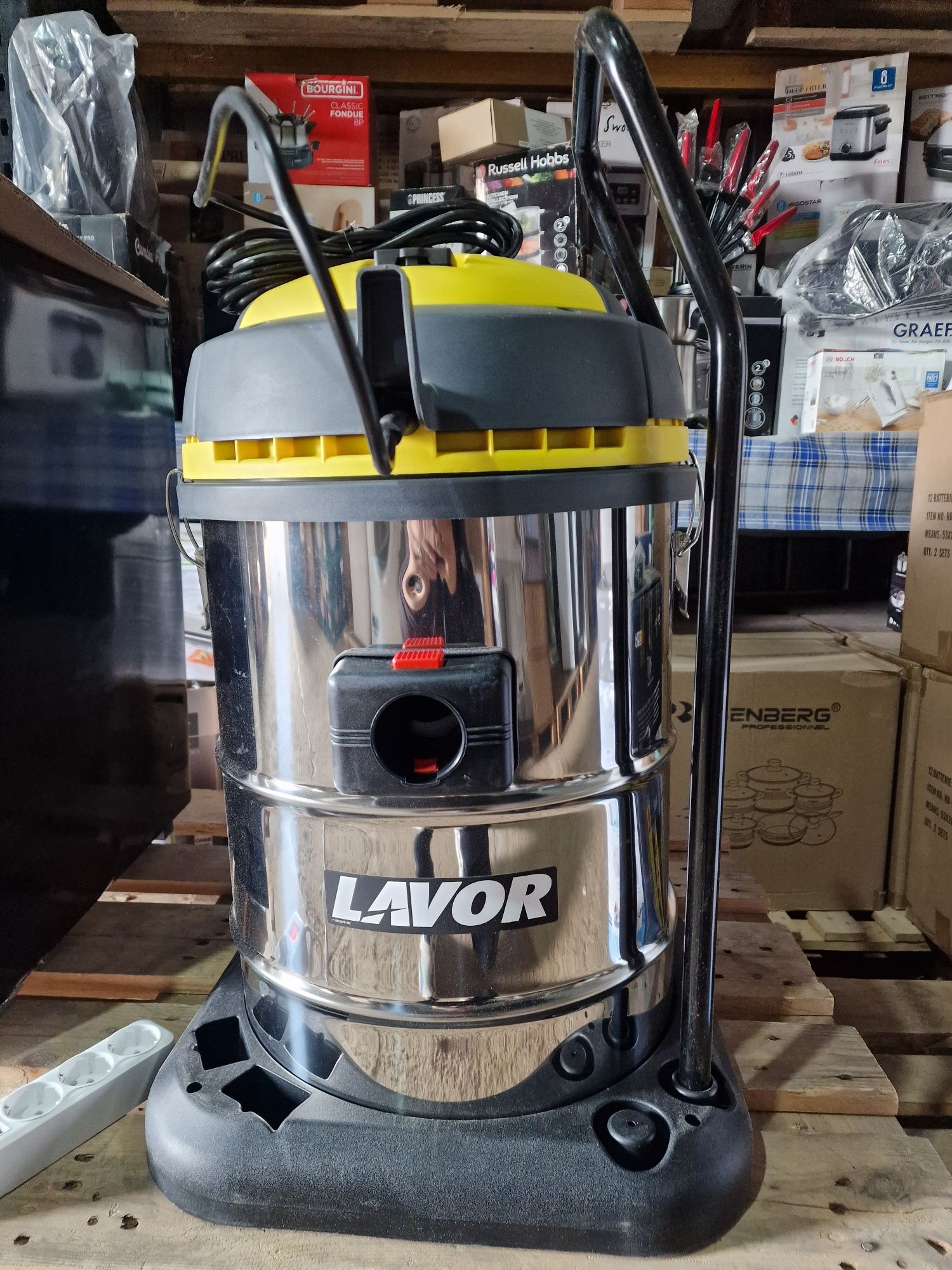 Aspirator profesional – Lavor WD 255 XE – aspira PRAF si LICHIDE,