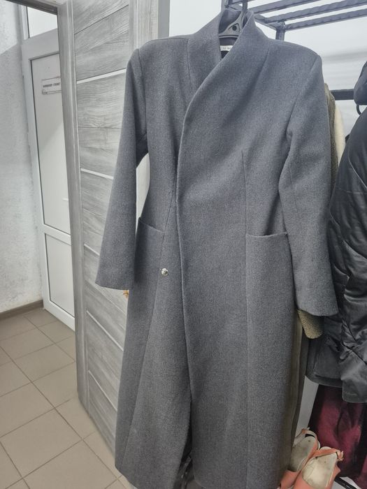 Продам пальто 4000 тг