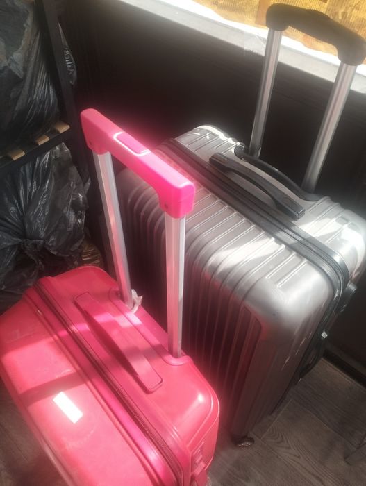 Чемоданы 2шт срочно