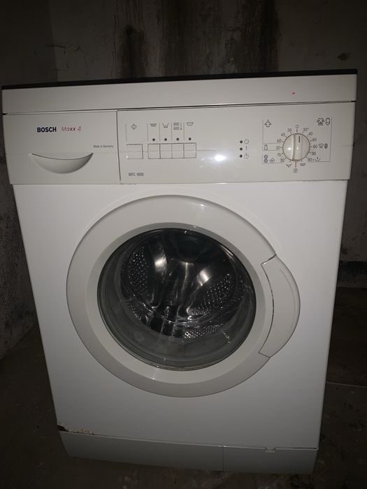 Стиральная машина Bosch. На запчасти. Автомат б/у