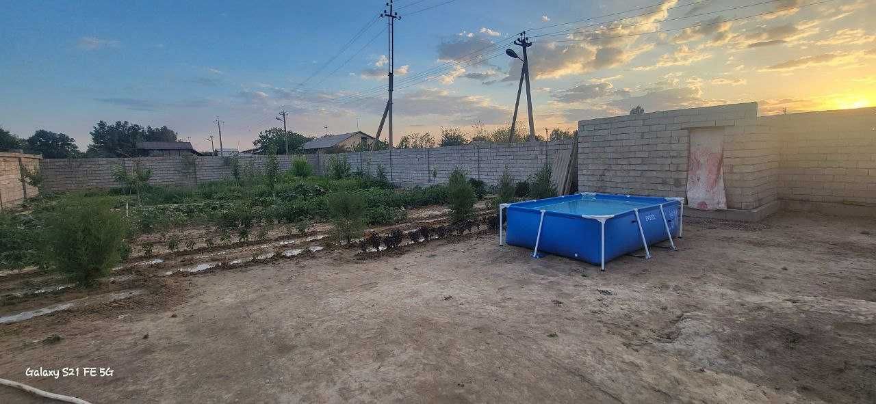 Dacha sotiladi !!! 11000$.