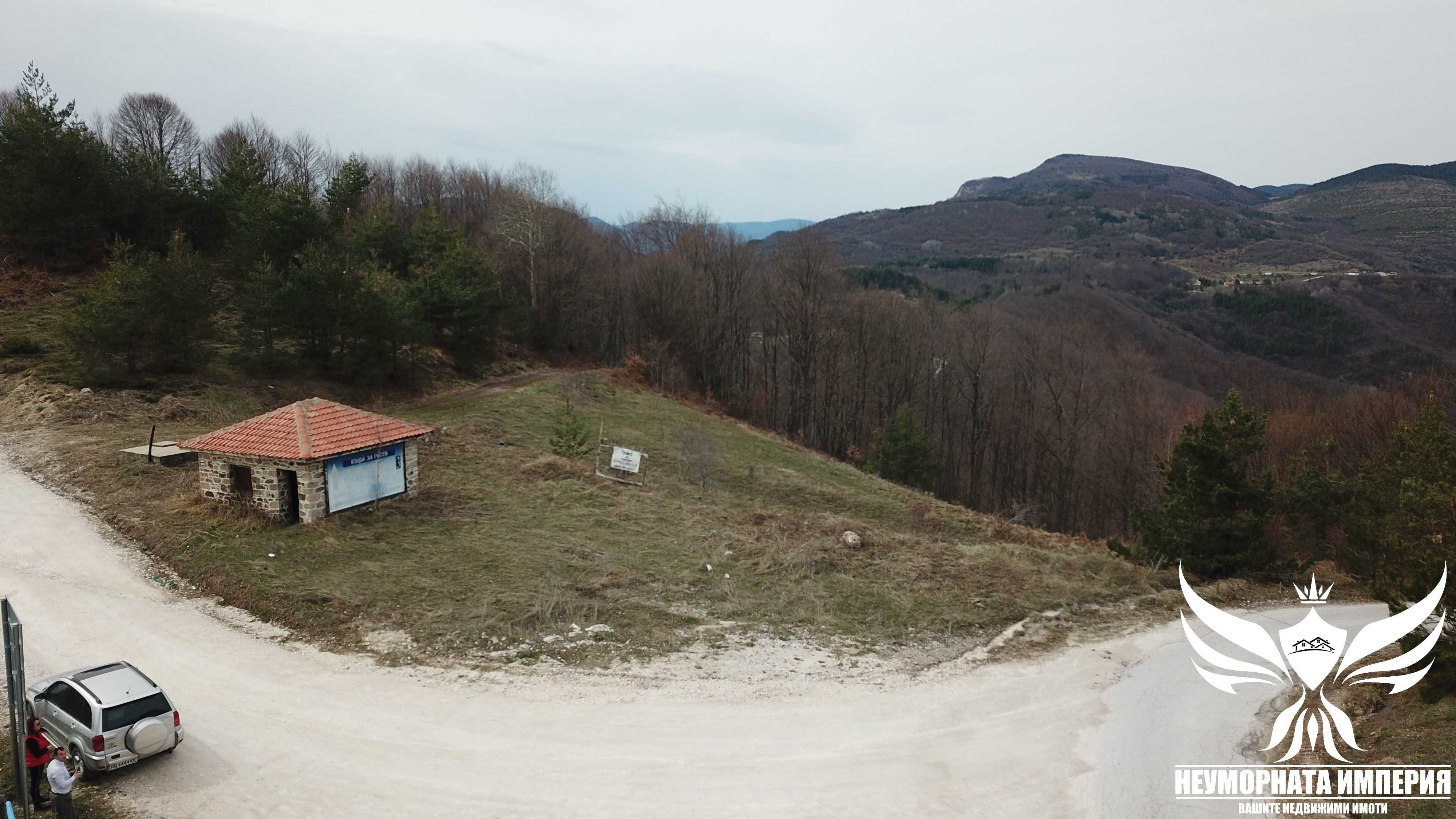 Продавам земя 1981кв. в село Врата, местност КАБАТА общ.Асеновград