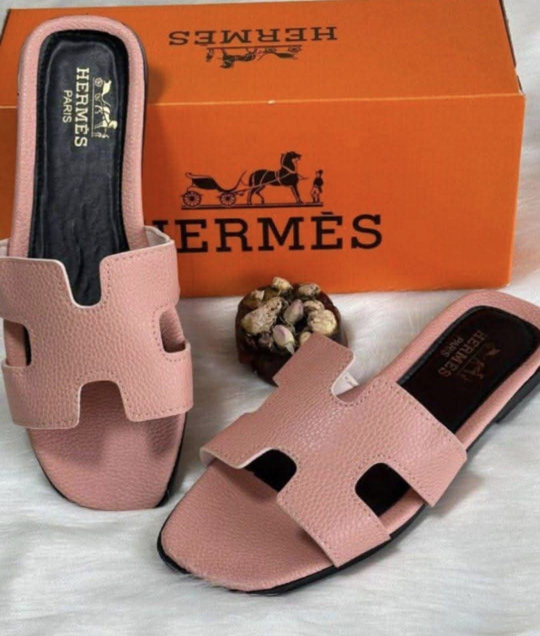Papuci.dama Hermes noi.
