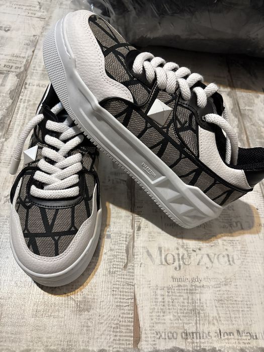 Adidasi Valentino Noi