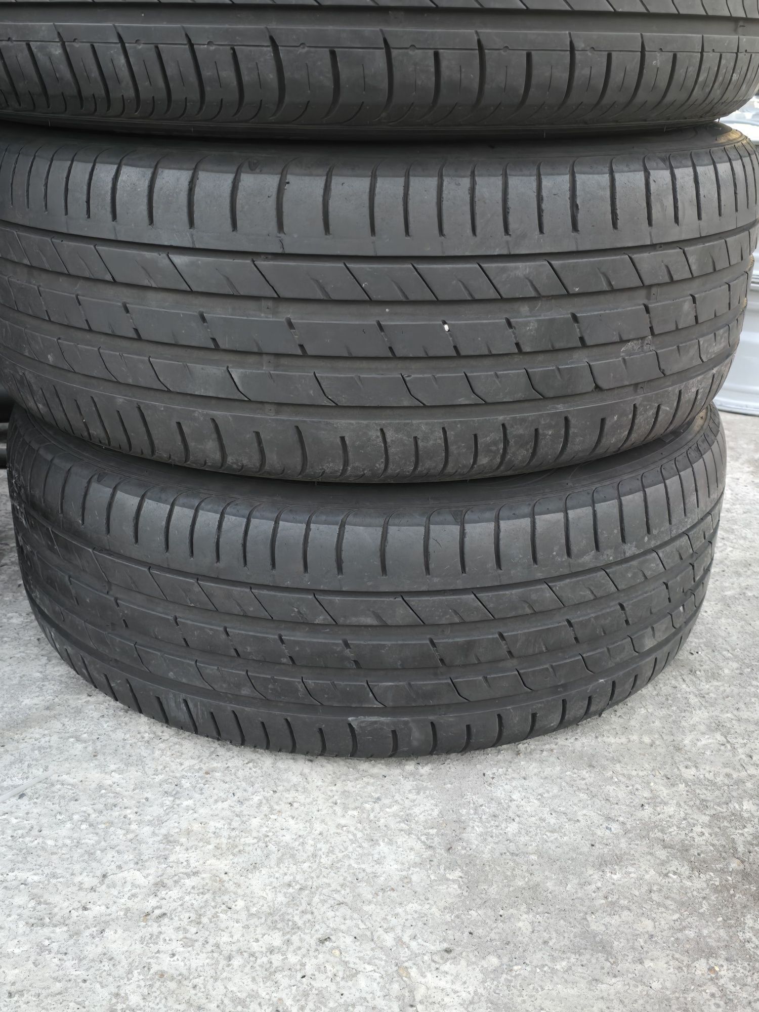 4 Броя 235/50/18 Nexen 2x5,8mm 2x5,2mm