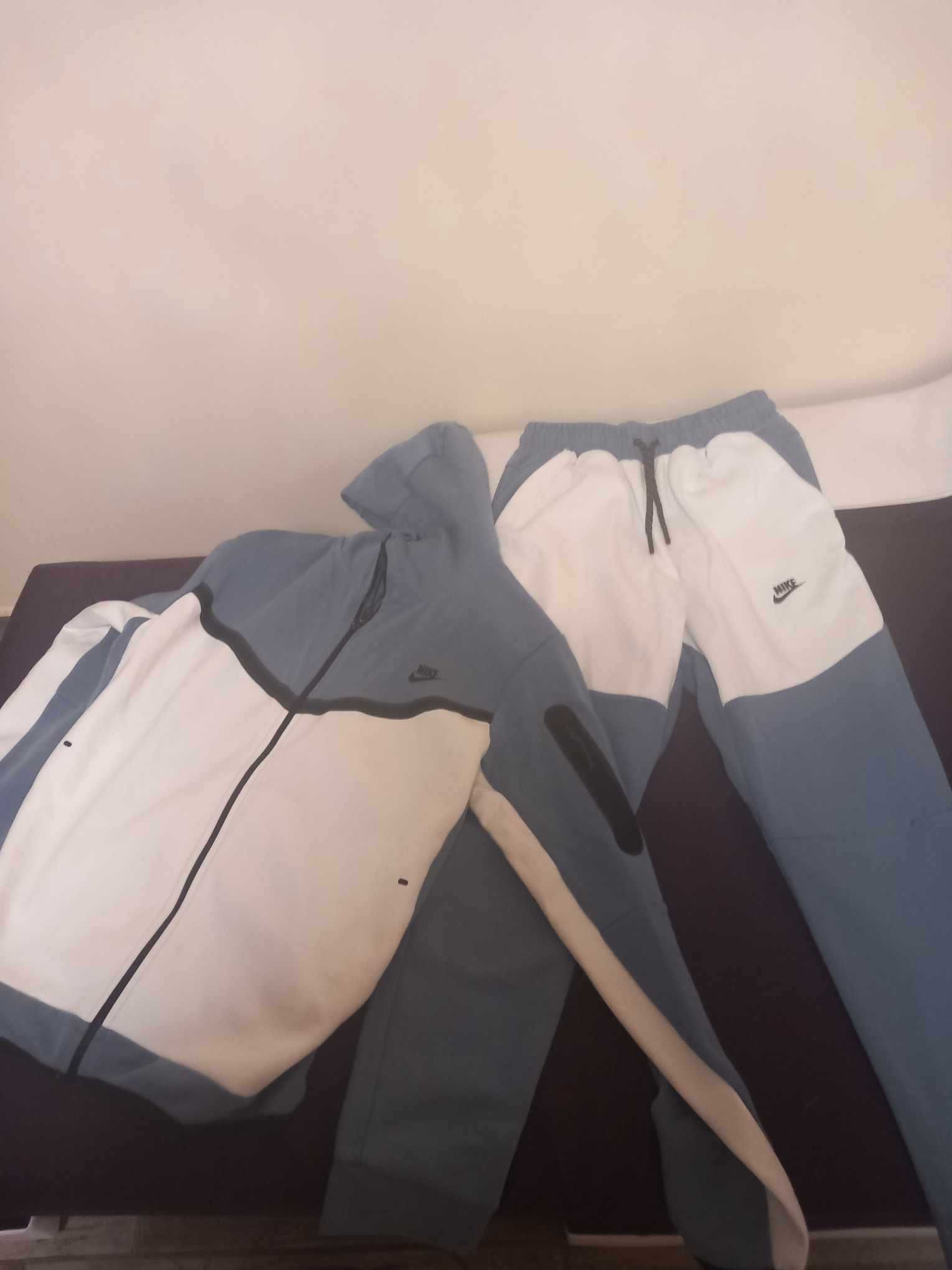 Nike tech fleece blue and white