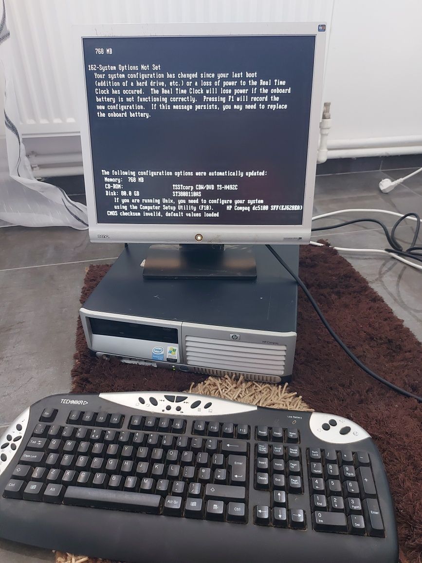 Monitor,unitate,tastatură