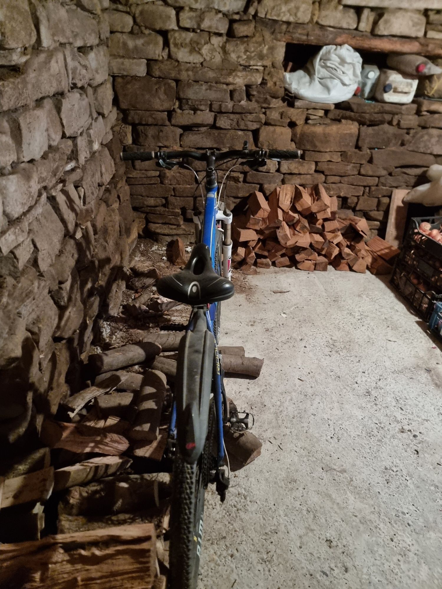 Bicicleta frane hidraulice si suspensie fața blocabila