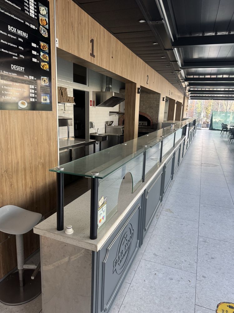Vitrine linie cald si rece 14 metri lungime
