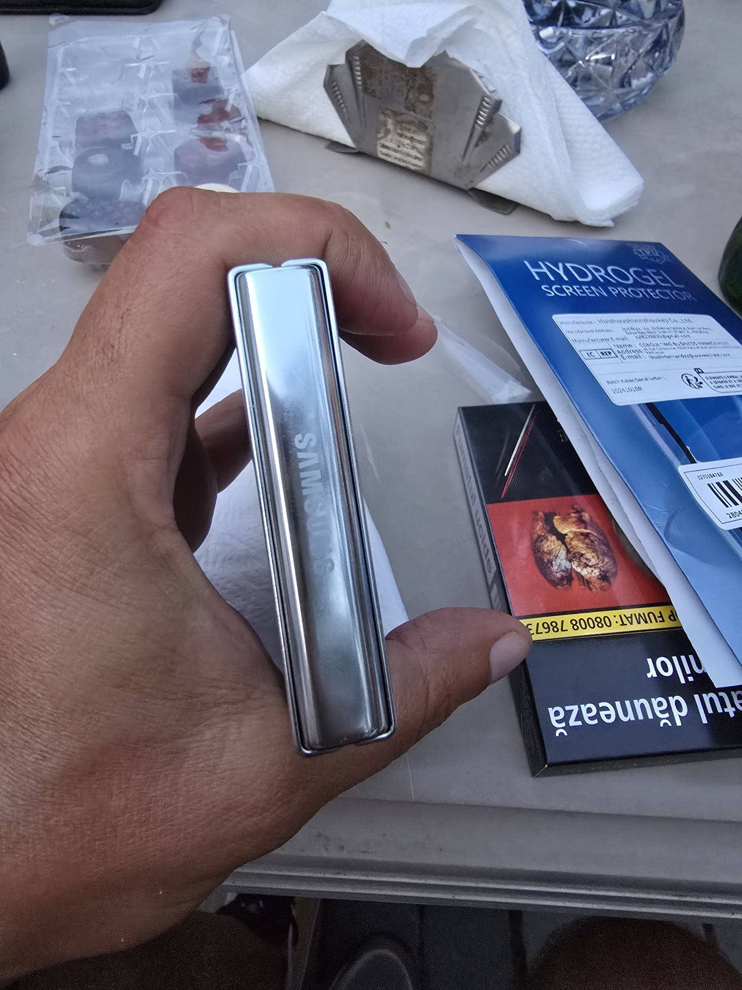 Samsung galaxy z flip 5 aproape nou