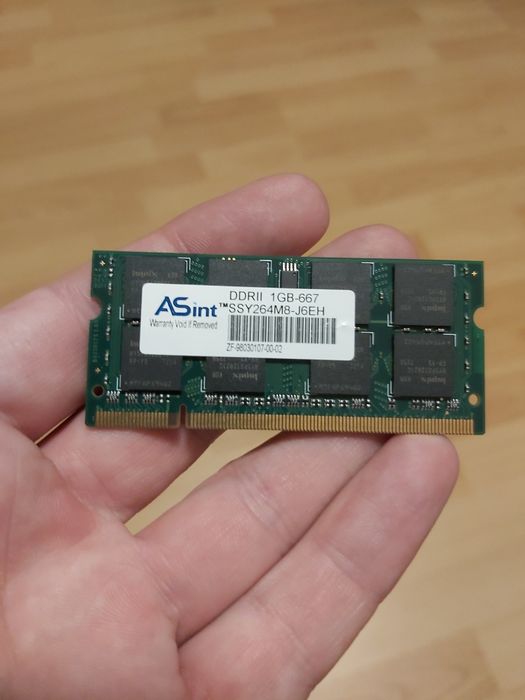 1GB DDR2 pentru laptop NOU