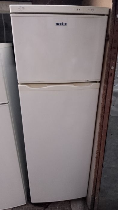 Frigider 2 uși arctic Indesit Whirlpool Indesit asigur transport