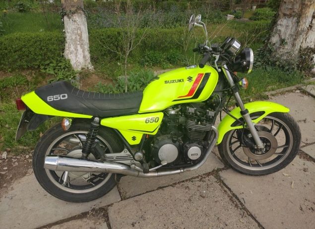 Продаю мотоцикл SUZUKi-650R