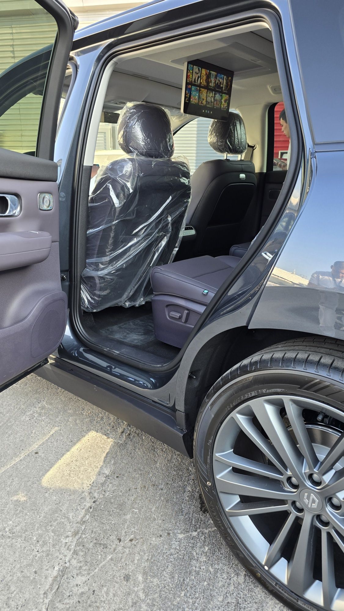 Leapmotors c16 Гибрид 200 Smart Drive.
Leapmotors c16 EV