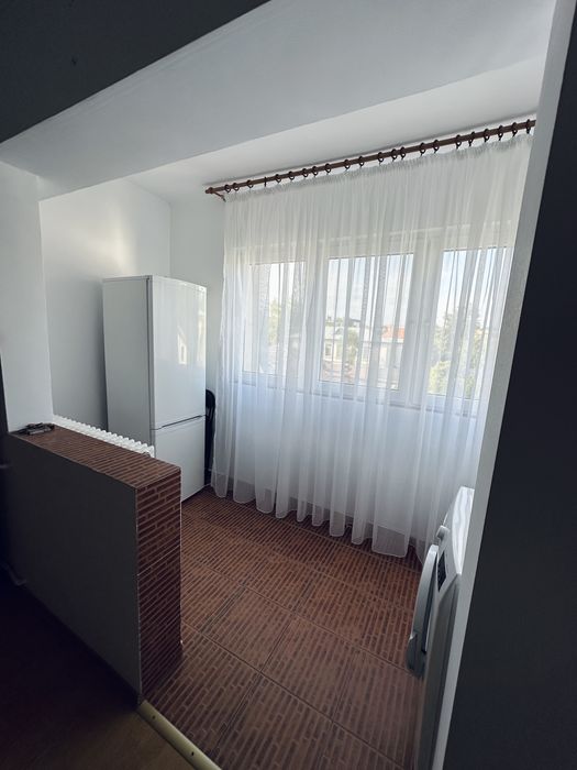 Inchiriez apartament