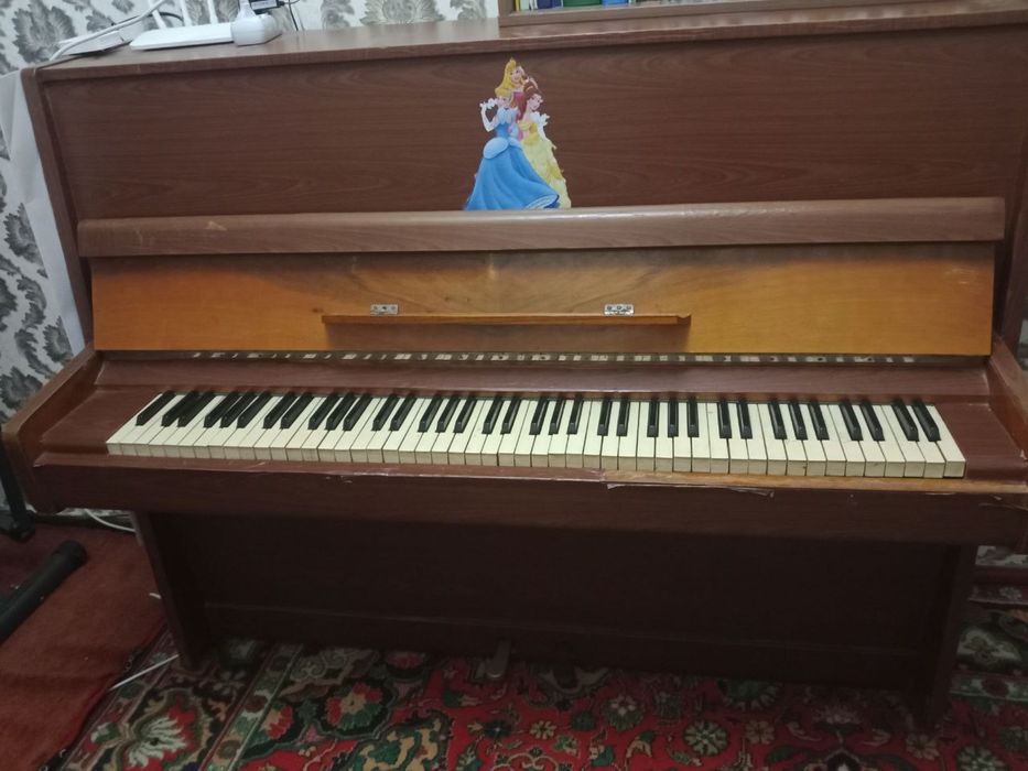 Продается Фортепиано RIGA