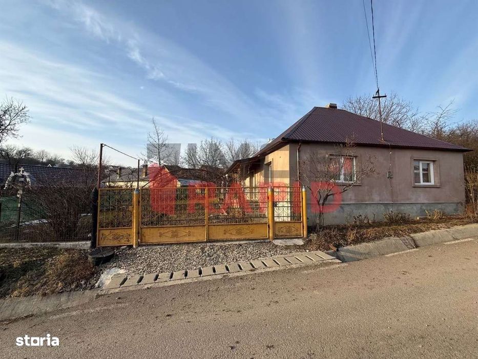 Casa individuala, 1076mp curte, Livezile