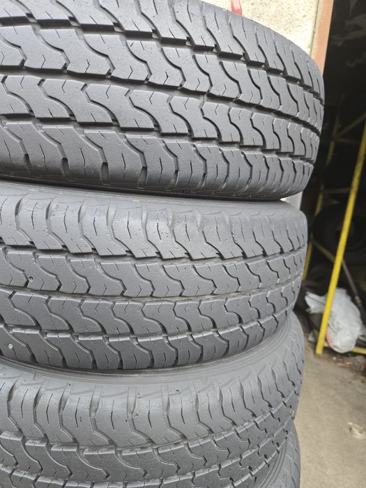 4бр. 215 70 15С Dunlop летни.