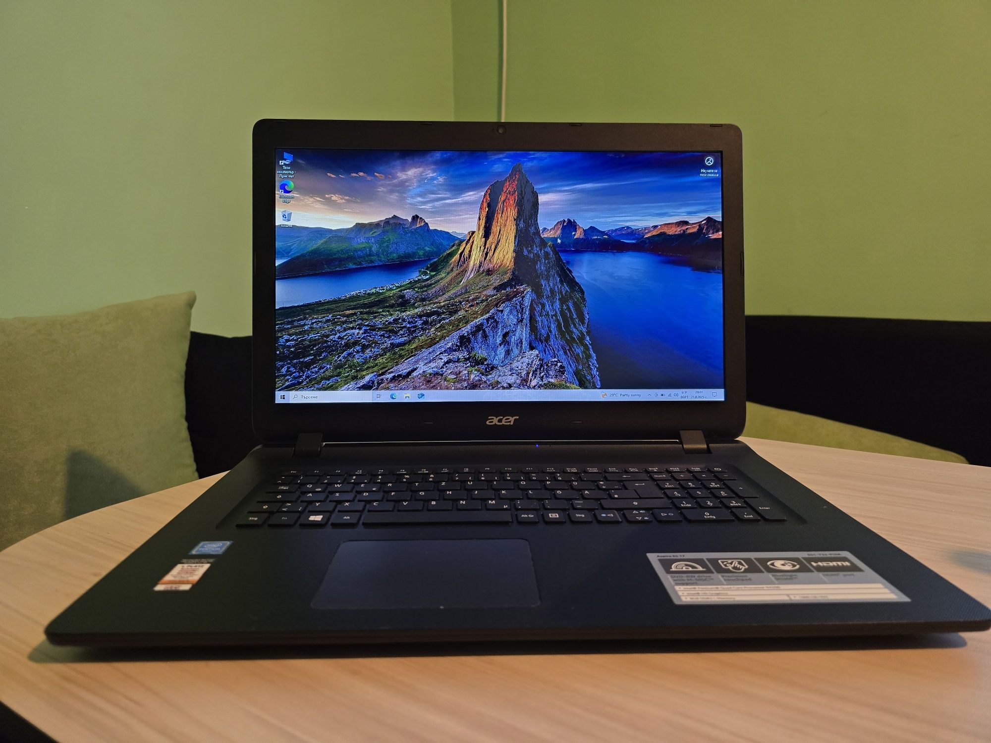 17.3" Acer 8GB RAM/1TB HDD