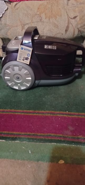 Пылесос Vitek Новый