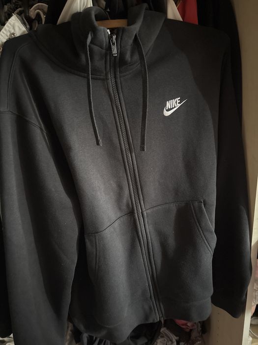 Суичер Nike нов!