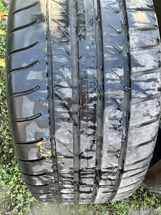 Vand 2 cauciucuri 225/45/18