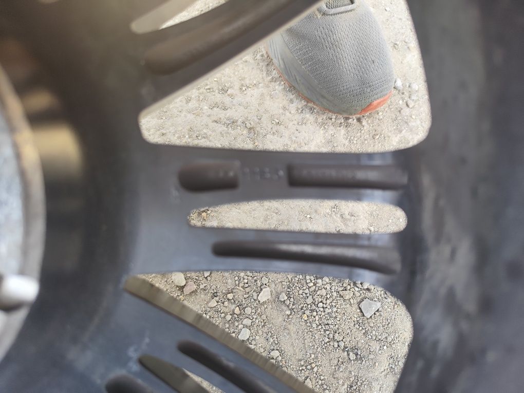 KIA лети джанти със зимни гуми 235/65R17 Hankook