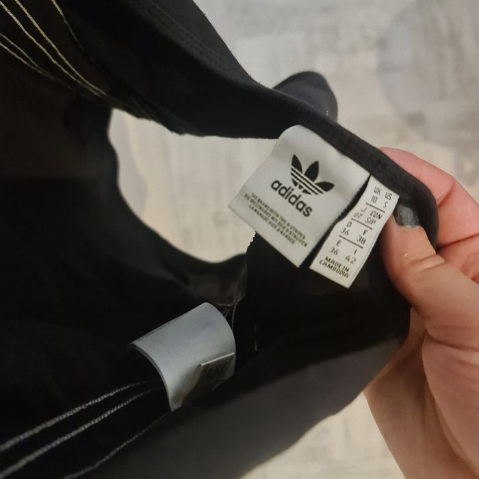 Body Adidas cu spatele gol