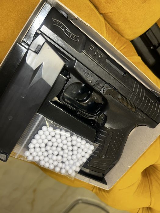 Vând pistol beretta px4 și walter p99 airsoft metal si abs