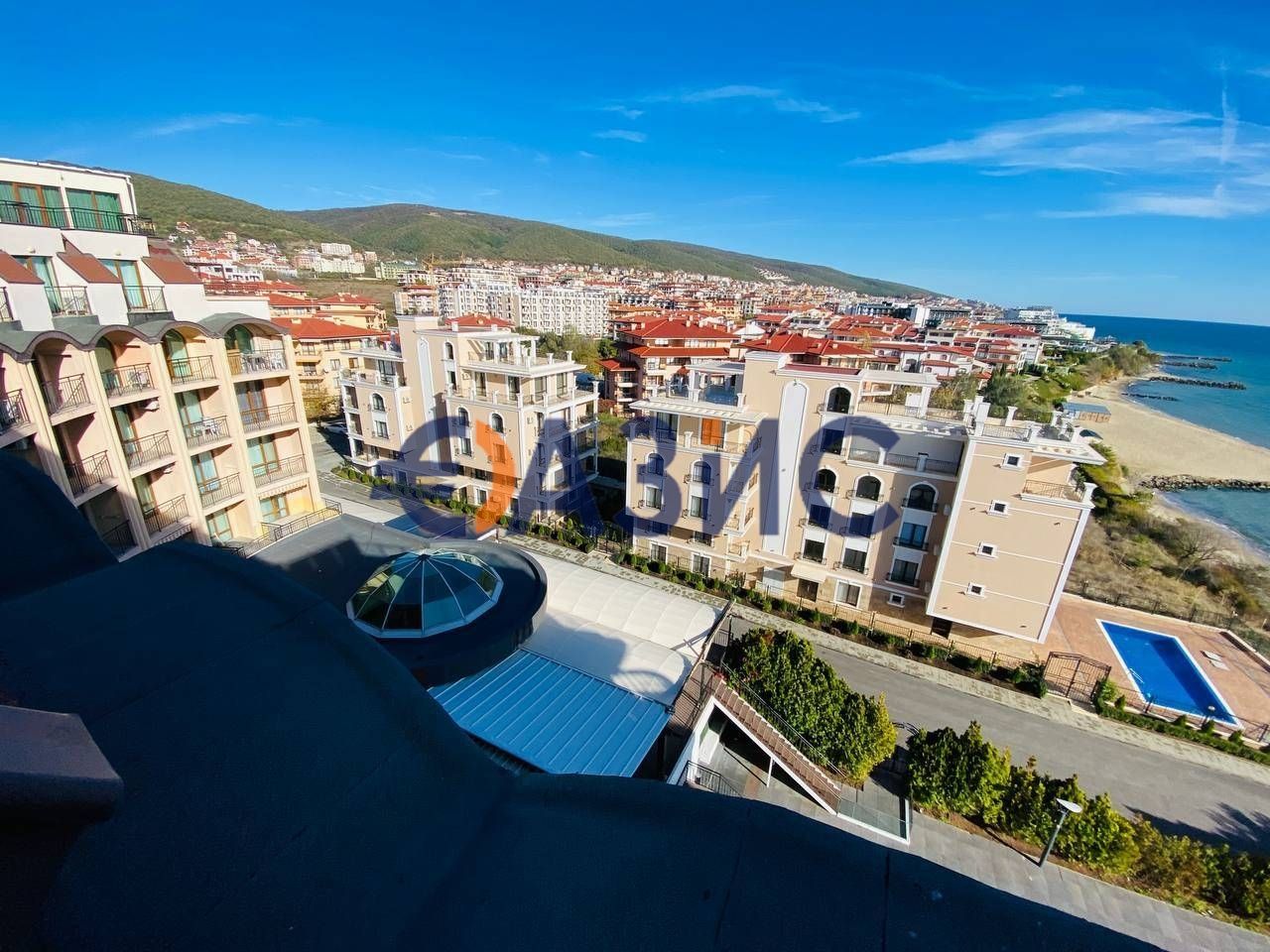 Продава се Двустаен апартамент в Свети Влас - 76 кв.м за 1119 €/кв.м - Снимка #2