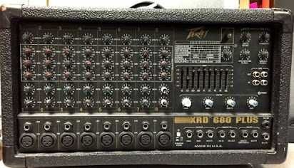 Stație de vocii Stereo Peavey 2x300w rms,