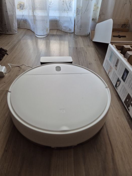Aspirator robot MI vacuum mop essential