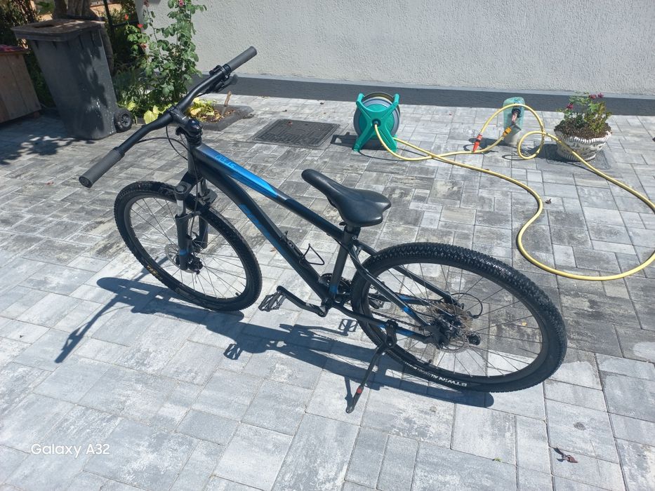 Vând bicicleta rockrider st120 custom