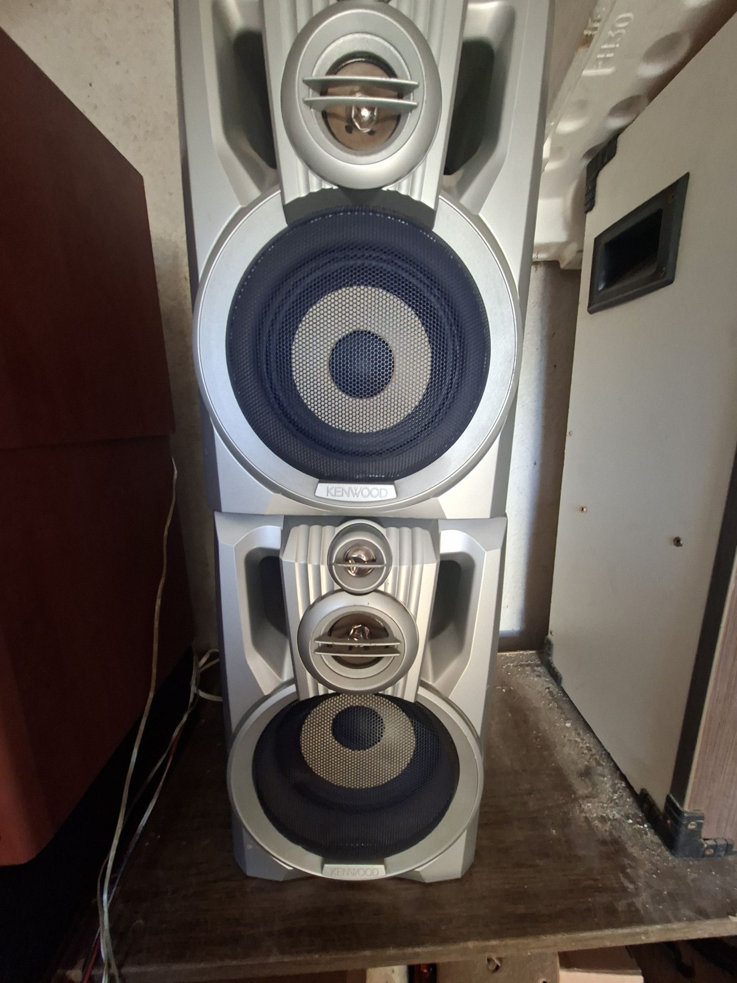 Тонколони от система Kenwood
