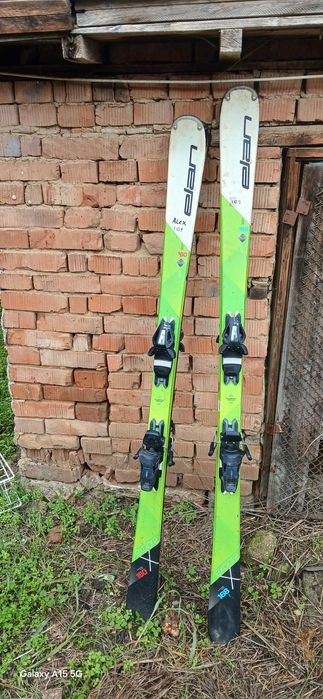 Ски за средно ниво и много добре за начинаещи