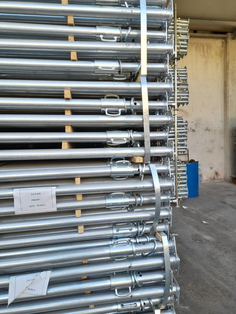 Popi metalici vopsiti / zincati , stalpi telescopici, schele metalice