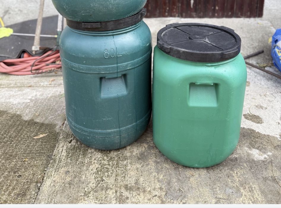 Vand 2 butoaie  60/80 l