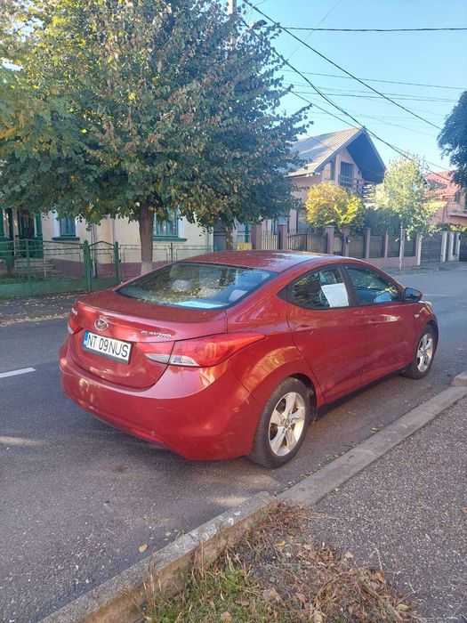 Hyundai Elantra 2011, benzină + GPL,  181.000 km., 4.200 euro.