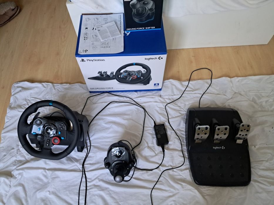 Logitech Driving Force КОМПЛЕКТ-волан с педали G29+скоростен лост G29