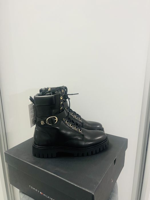 Tommy Hilfiger естествена кожа