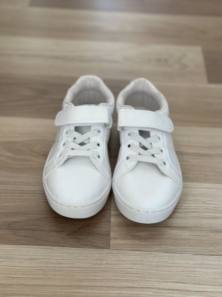 Нови детски  обувки